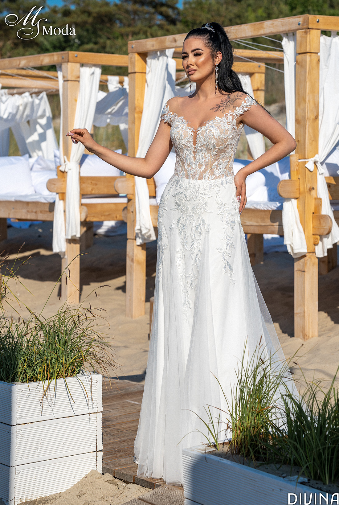 Wedding Dress DIVINA - Collection 2024