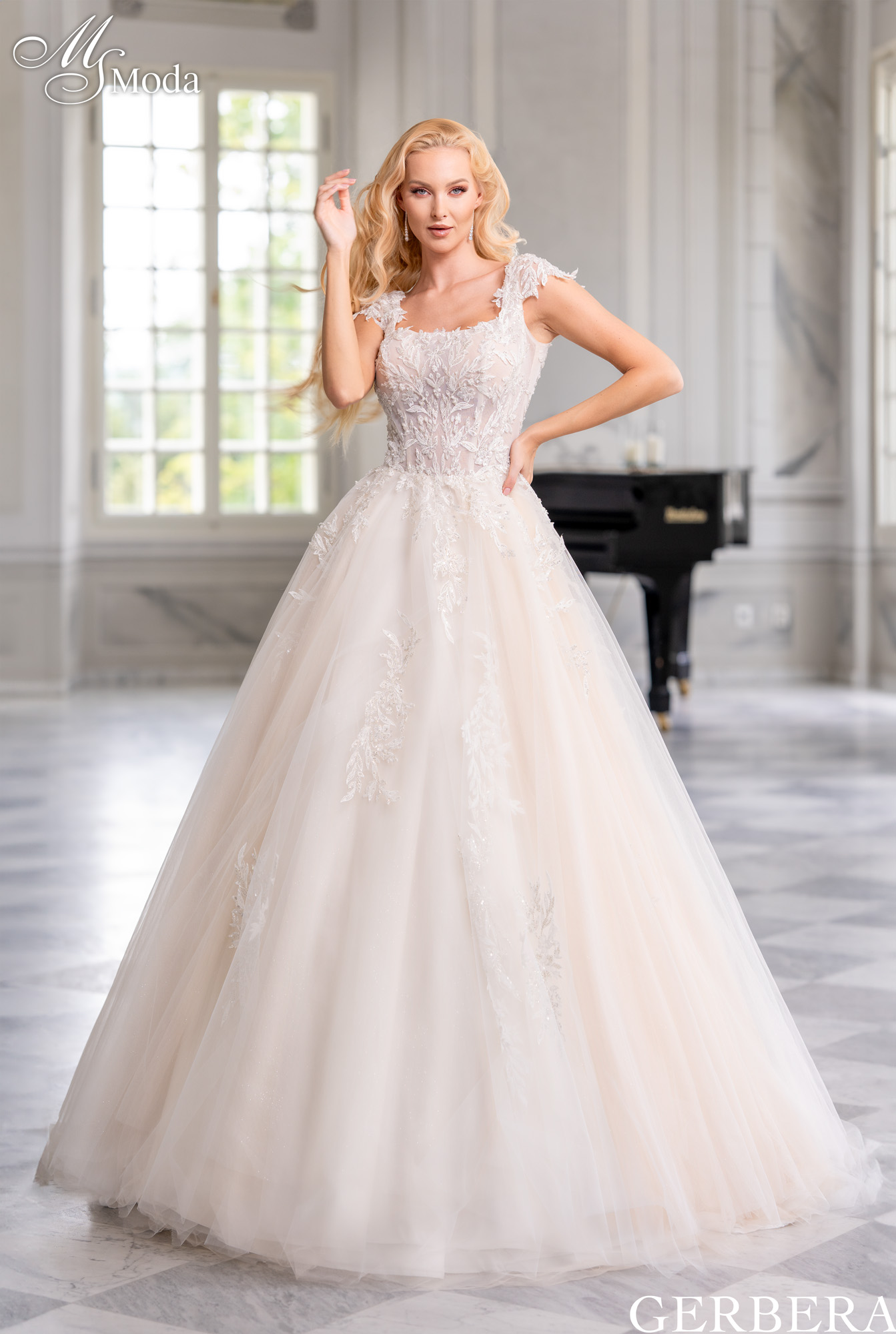 Wedding Dress GERBERA - Collection 2025