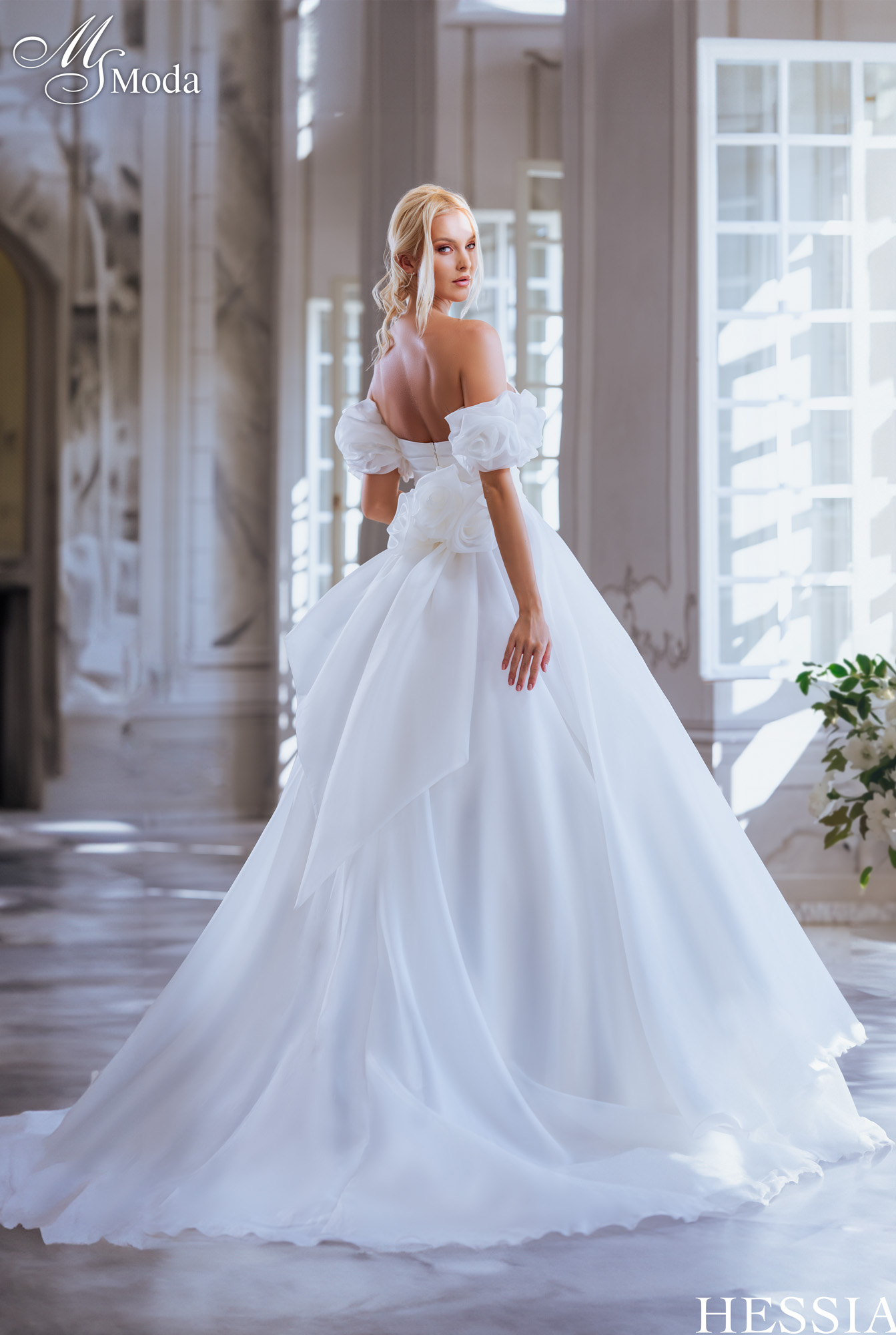 Wedding Dress HESSIA - Collection 2025