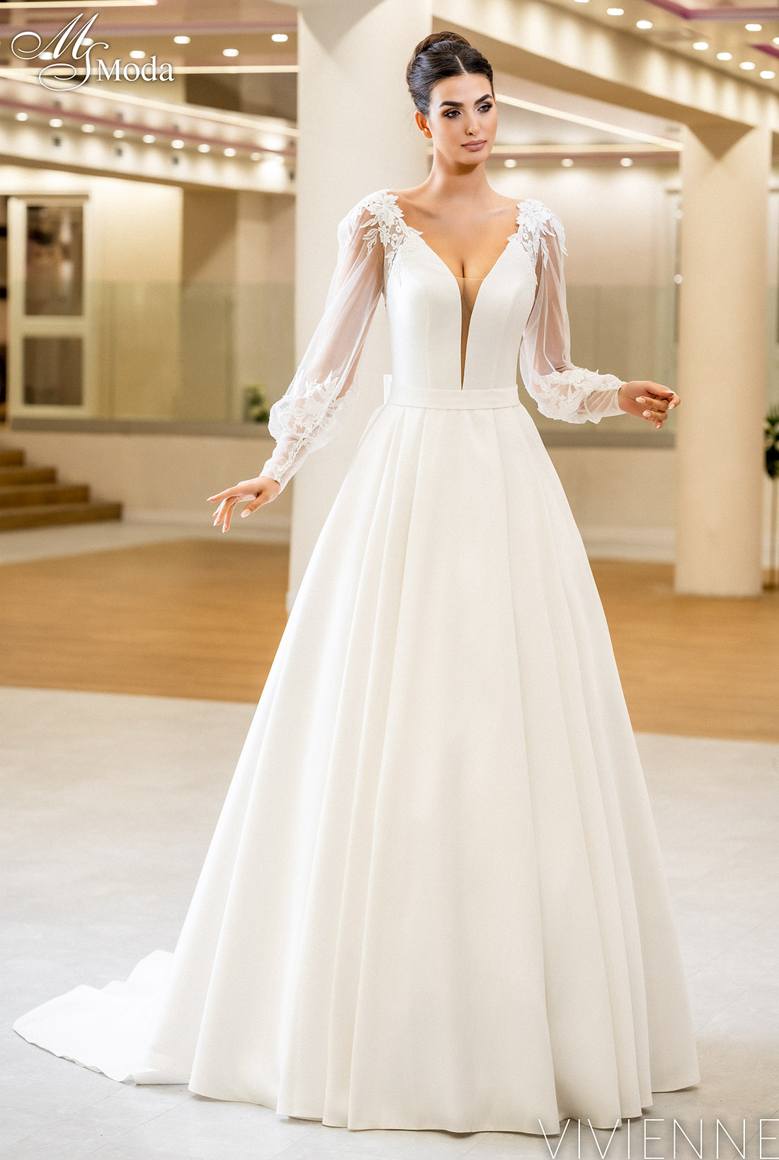 Wedding Dress VIVIENNE - Collection 2023